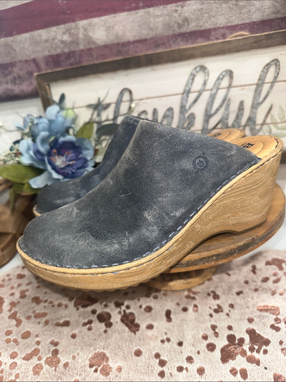 NWOT Born Charcoal Suede Clog Mule with Wood-Look Wedge - Picture 3 of 7